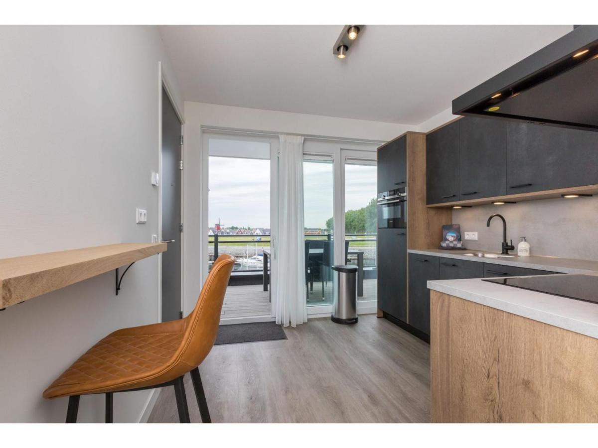 With A View Of The Marina Appartement *