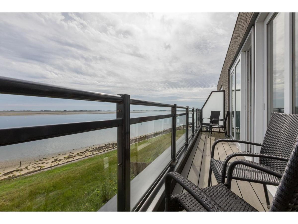 With A View Of The Marina Appartement Sint-Annaland