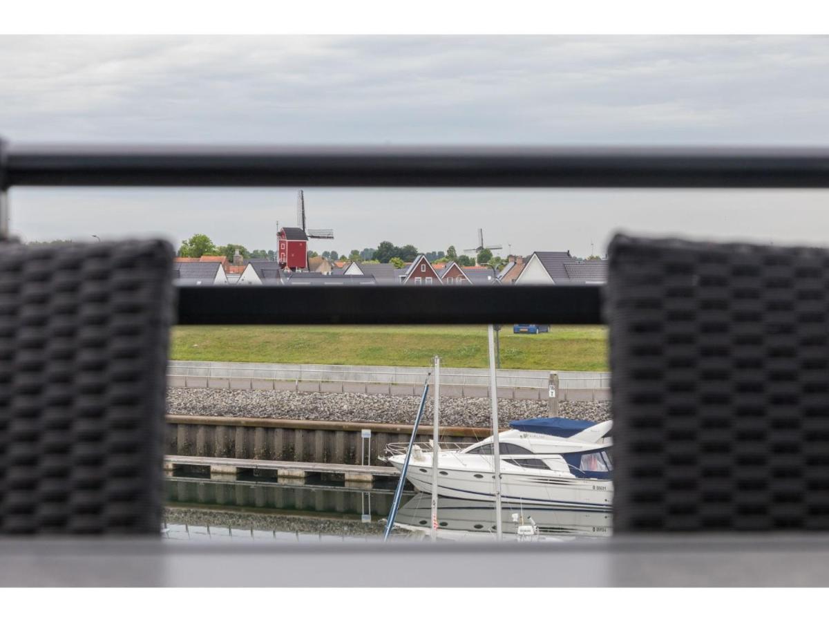 With A View Of The Marina *