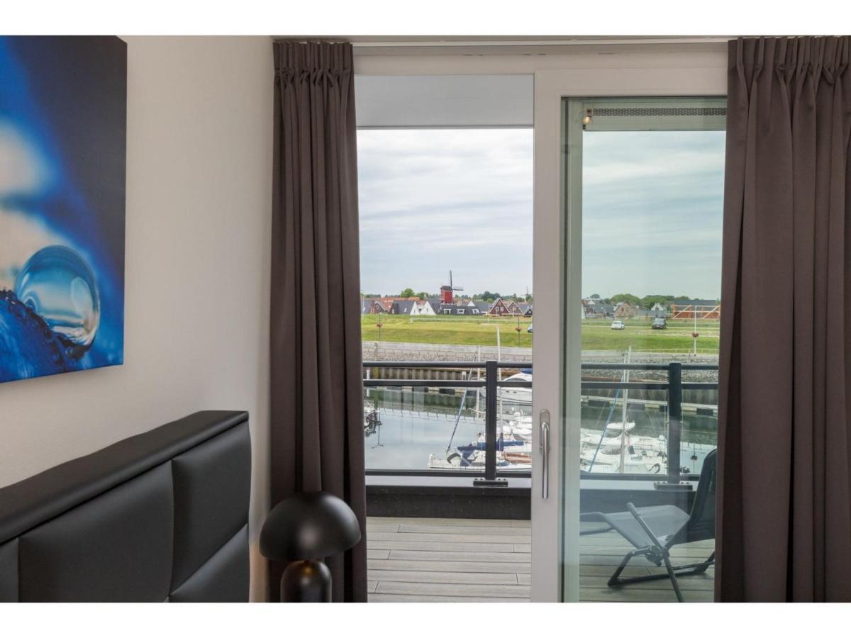 With A View Of The Marina * Sint-Annaland